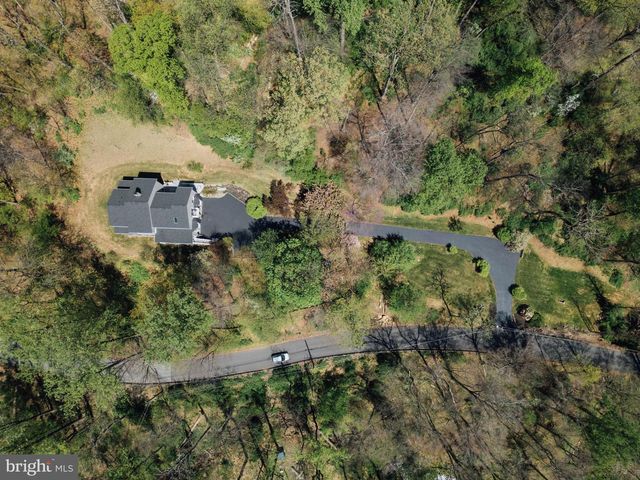 7 SLITTING MILL RD, Glen Mills, PA 19342