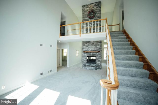 7 SLITTING MILL RD, Glen Mills, PA 19342