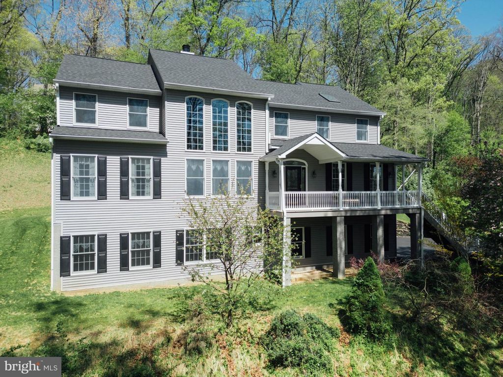 7 SLITTING MILL RD, Glen Mills, PA 19342