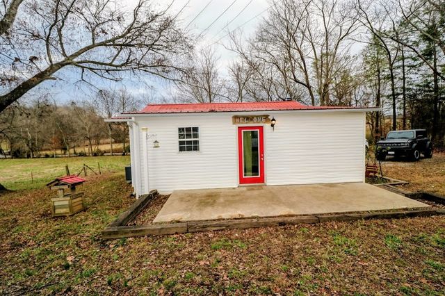 290 Sine Ln, Erin, TN 37061