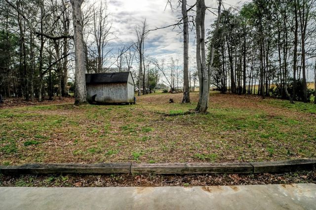 290 Sine Ln, Erin, TN 37061