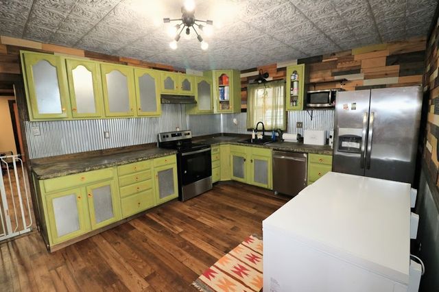 290 Sine Ln, Erin, TN 37061