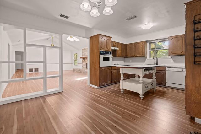 3833 Wakefield, Tyler, TX 75701
