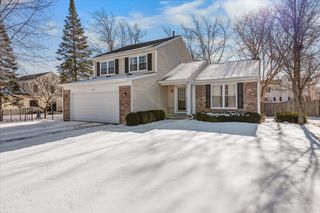 680 Cypress Bridge Road, Lake Zurich, IL 60047