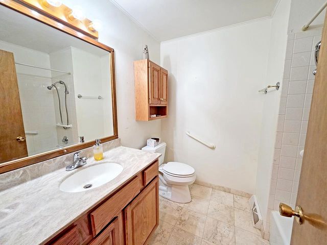 751 N Wright Road, Janesville, WI 53546