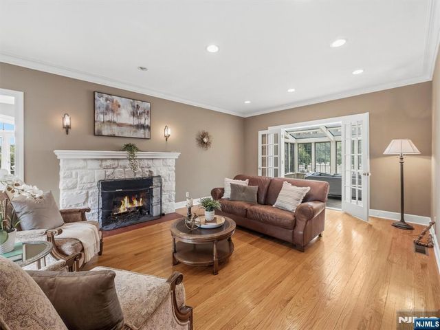 22 Serafin Place, Glen Rock, NJ 07452