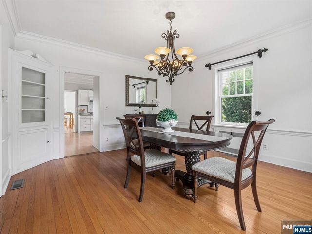 22 Serafin Place, Glen Rock, NJ 07452