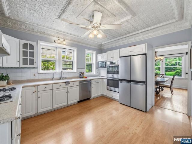22 Serafin Place, Glen Rock, NJ 07452