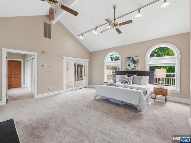 22 Serafin Place, Glen Rock, NJ 07452
