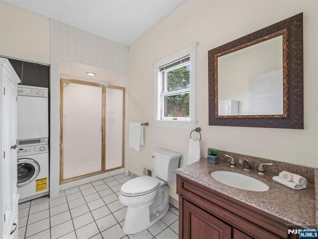 22 Serafin Place, Glen Rock, NJ 07452