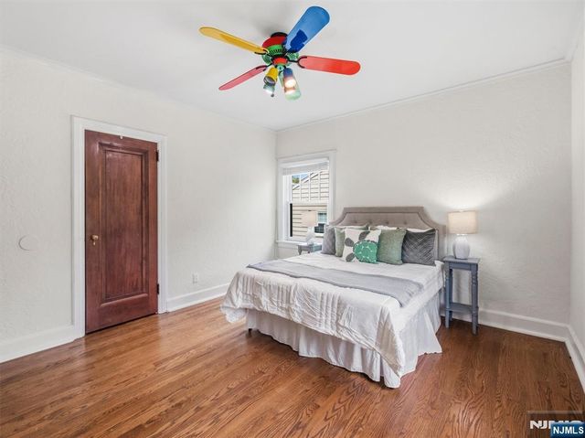 22 Serafin Place, Glen Rock, NJ 07452