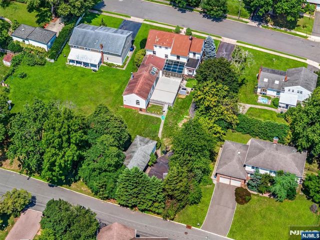 22 Serafin Place, Glen Rock, NJ 07452