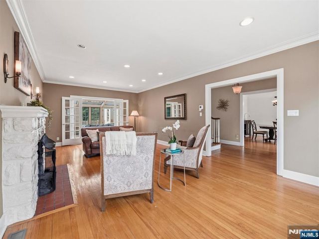 22 Serafin Place, Glen Rock, NJ 07452