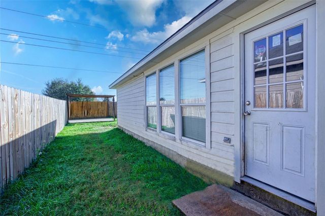 17818 Bullis Gap Drive, Hockley, TX 77447