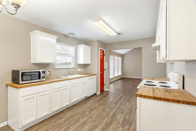 17818 Bullis Gap Drive, Hockley, TX 77447