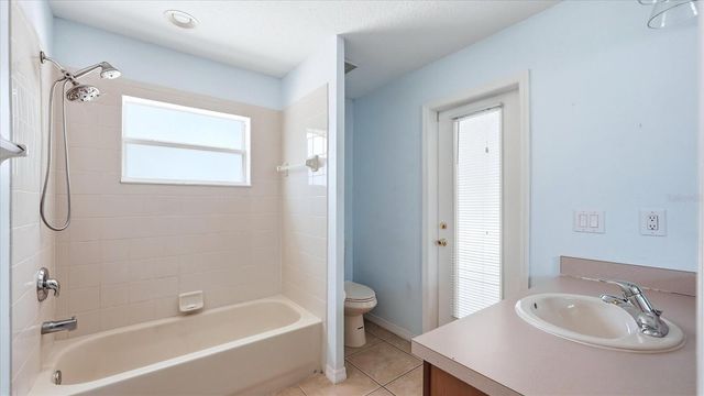 4623 61ST DRIVE E, Bradenton, FL 34203