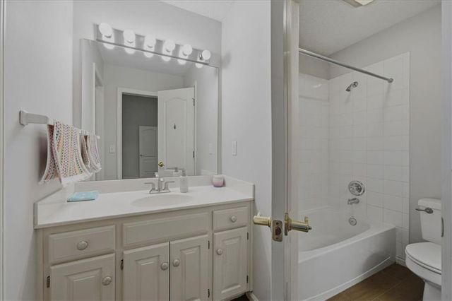 7310 W 145th Terrace, Overland Park, KS 66223