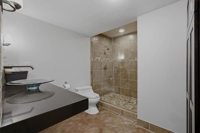 7310 W 145th Terrace, Overland Park, KS 66223