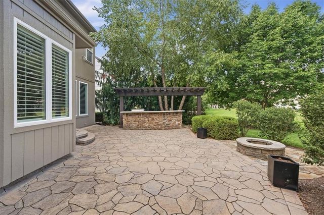 7310 W 145th Terrace, Overland Park, KS 66223