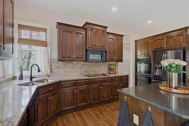 7310 W 145th Terrace, Overland Park, KS 66223