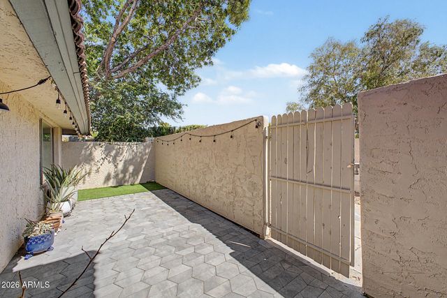 5631 S BOUNTY Court B, Tempe, AZ 85283