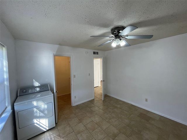 401 SE 12th Street 105, Norman, OK 73071