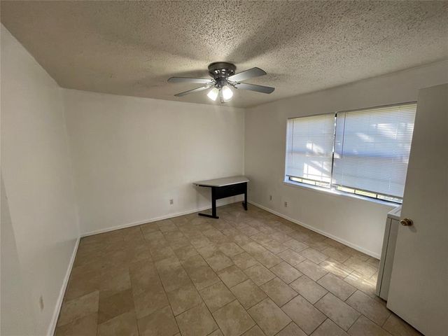 401 SE 12th Street 105, Norman, OK 73071