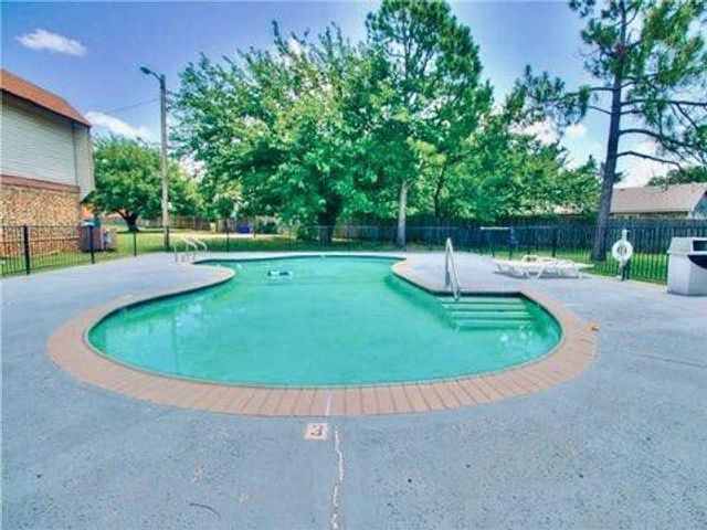 401 SE 12th Street 105, Norman, OK 73071