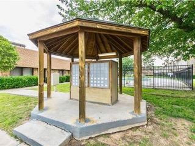 401 SE 12th Street 105, Norman, OK 73071