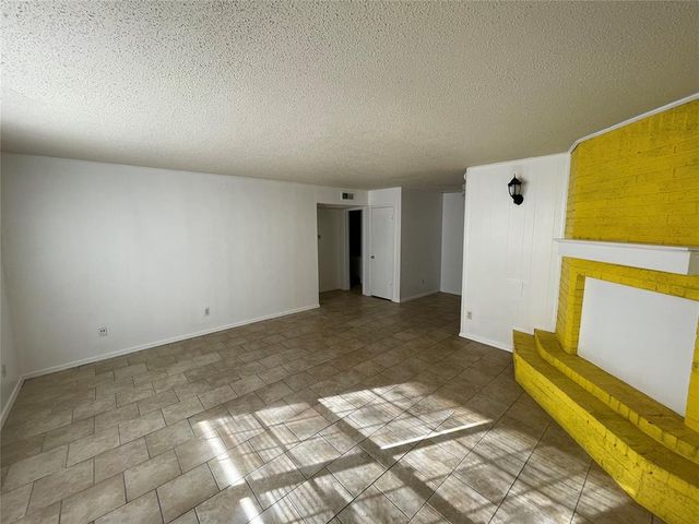 401 SE 12th Street 105, Norman, OK 73071