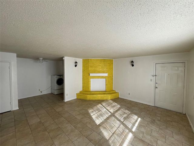 401 SE 12th Street 105, Norman, OK 73071