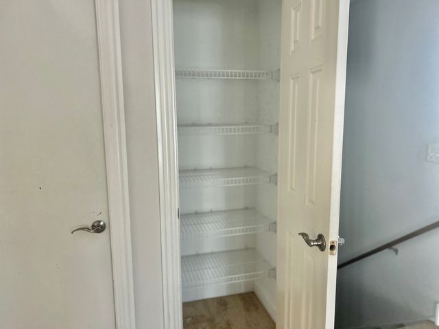 31 Foxcroft Road 207, Naperville, IL 60565