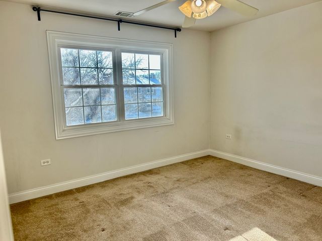 31 Foxcroft Road 207, Naperville, IL 60565