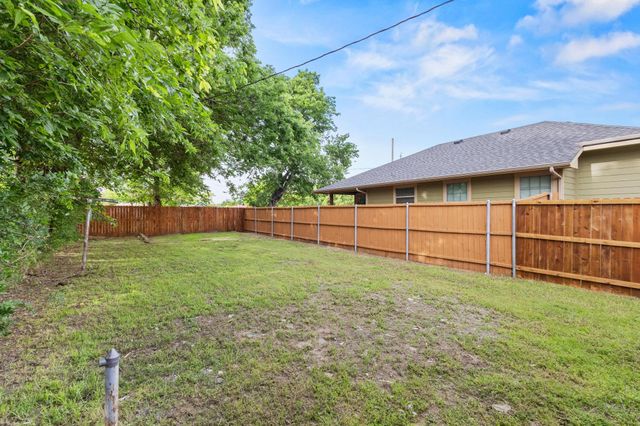 607 W Sears Street, Denison, TX 75020
