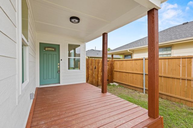 607 W Sears Street, Denison, TX 75020