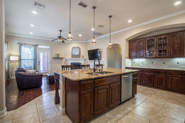 621 Seminole Trail, Murphy, TX 75094