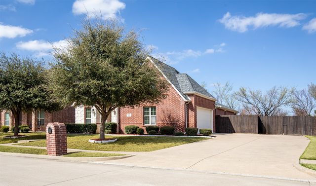 621 Seminole Trail, Murphy, TX 75094