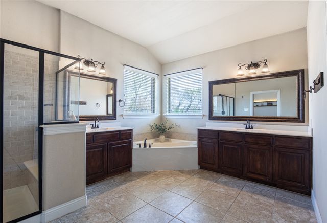 621 Seminole Trail, Murphy, TX 75094