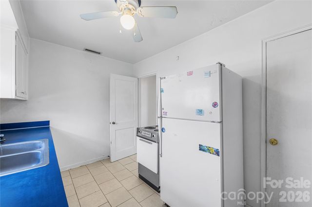 540 Wakefield Drive D, Charlotte, NC 28209