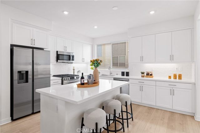 1816 E 1st 440, Santa Ana, CA 92705