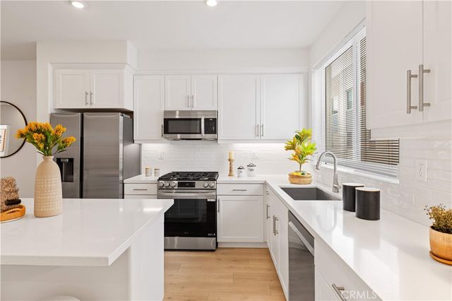 1816 E 1st 440, Santa Ana, CA 92705