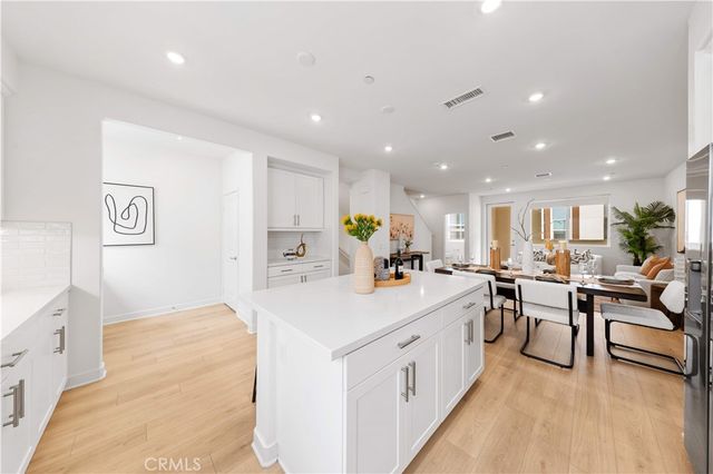 1816 E 1st 440, Santa Ana, CA 92705
