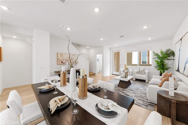 1816 E 1st 440, Santa Ana, CA 92705
