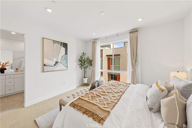 1816 E 1st 440, Santa Ana, CA 92705