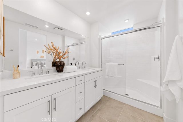 1816 E 1st 440, Santa Ana, CA 92705