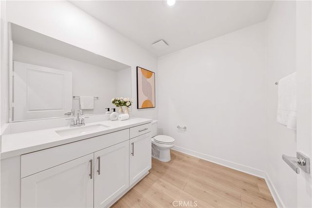1816 E 1st 440, Santa Ana, CA 92705