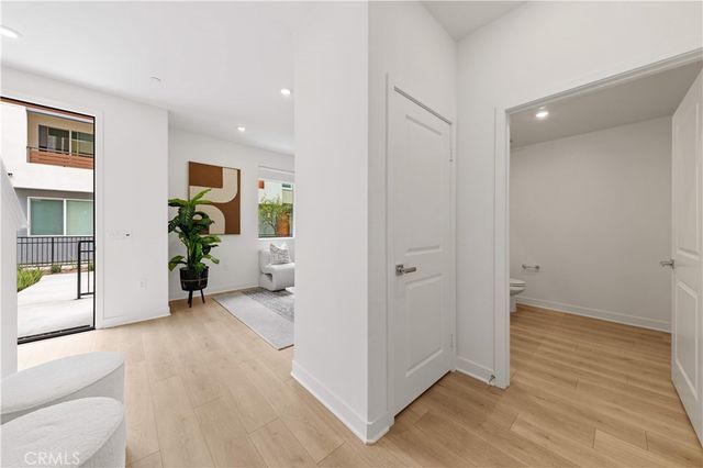 1816 E 1st 440, Santa Ana, CA 92705