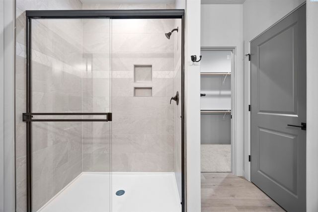 2910 E Helena St, Pasco, WA 99301