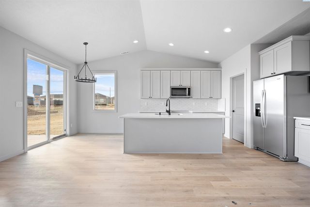 2910 E Helena St, Pasco, WA 99301