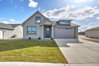 2910 E Helena St, Pasco, WA 99301